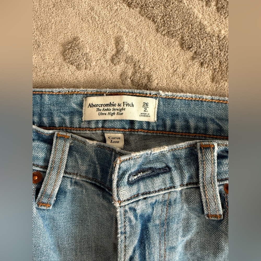 Abercrombie & Fitch Light Blue Ankle Jeans